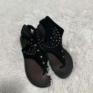 😊 Decree Leather Sandals
